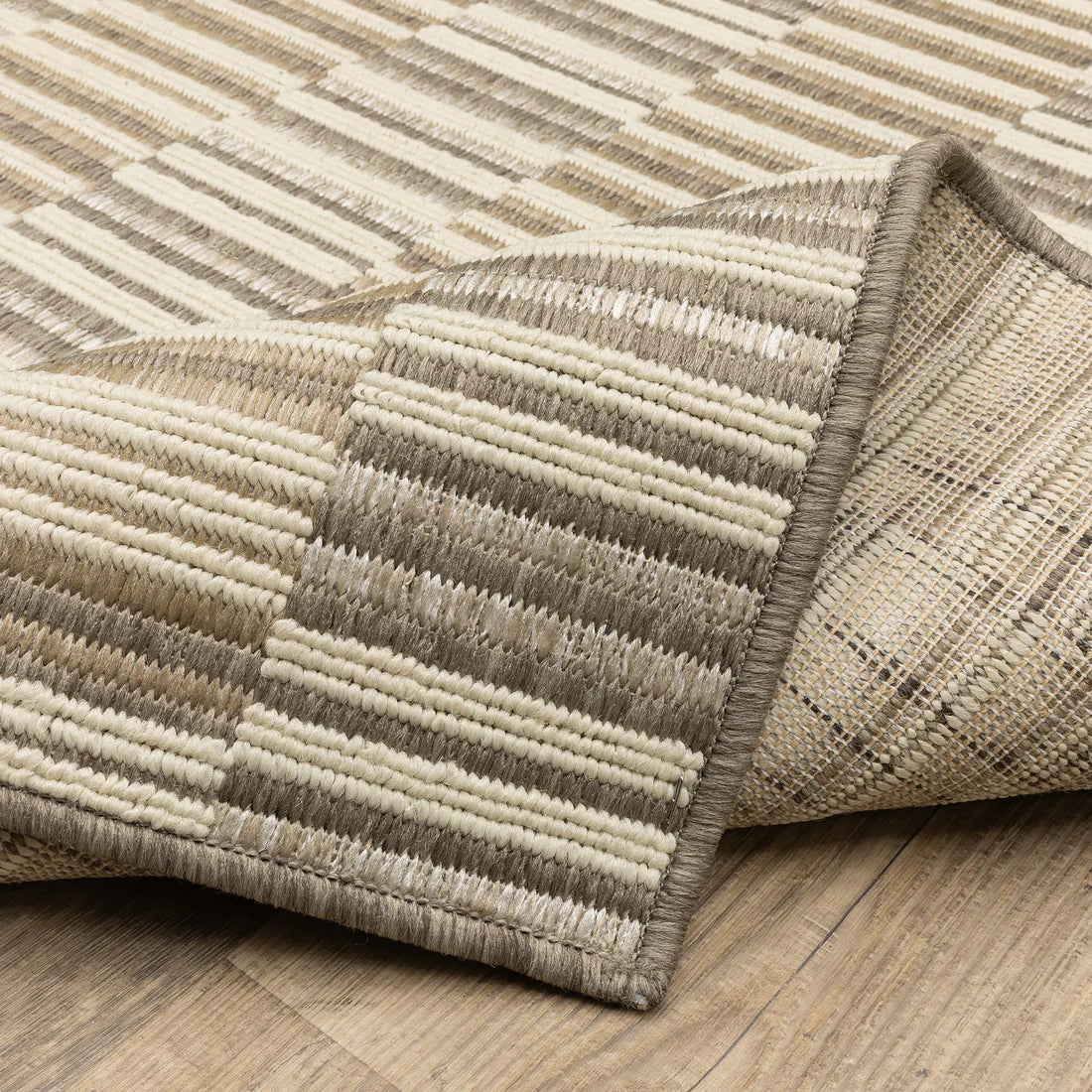 Oriental Weavers Zarina ZAR10 Beige/Ivory Area Rug